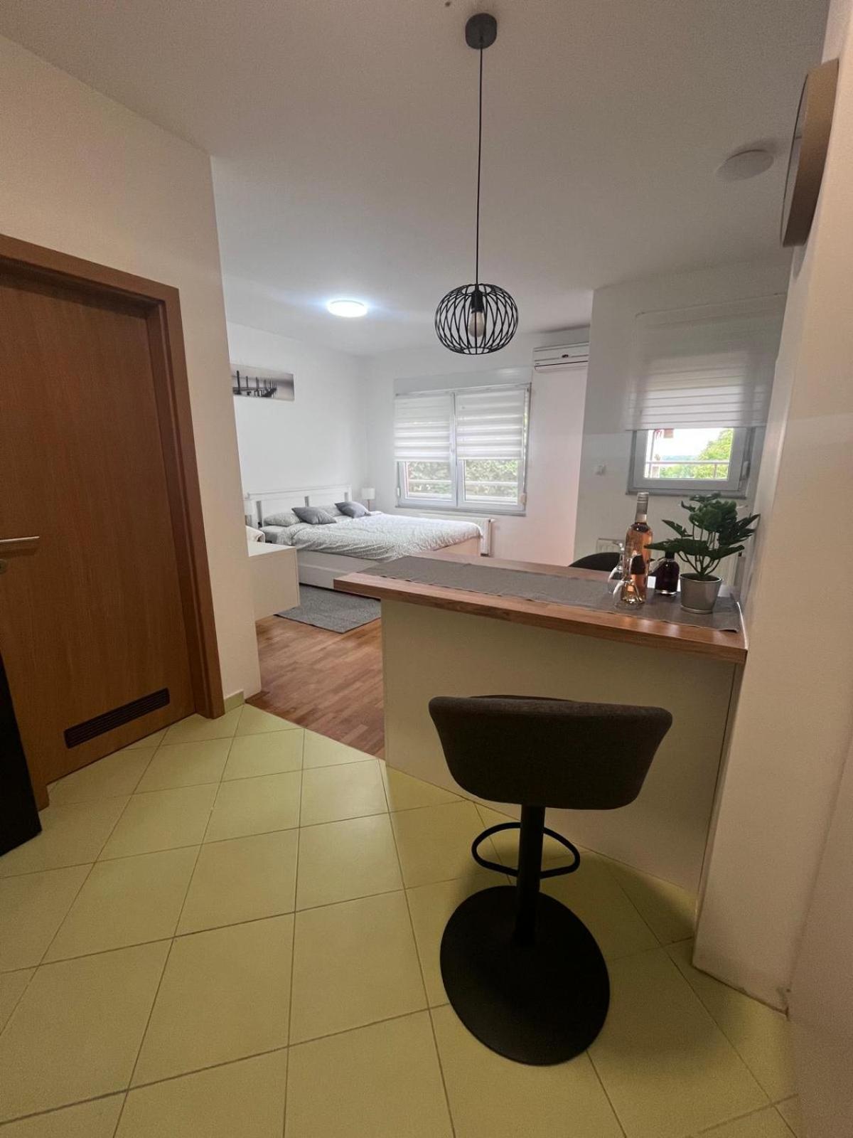 Studio Apartman - Sweet&Little Vrbovec Ngoại thất bức ảnh