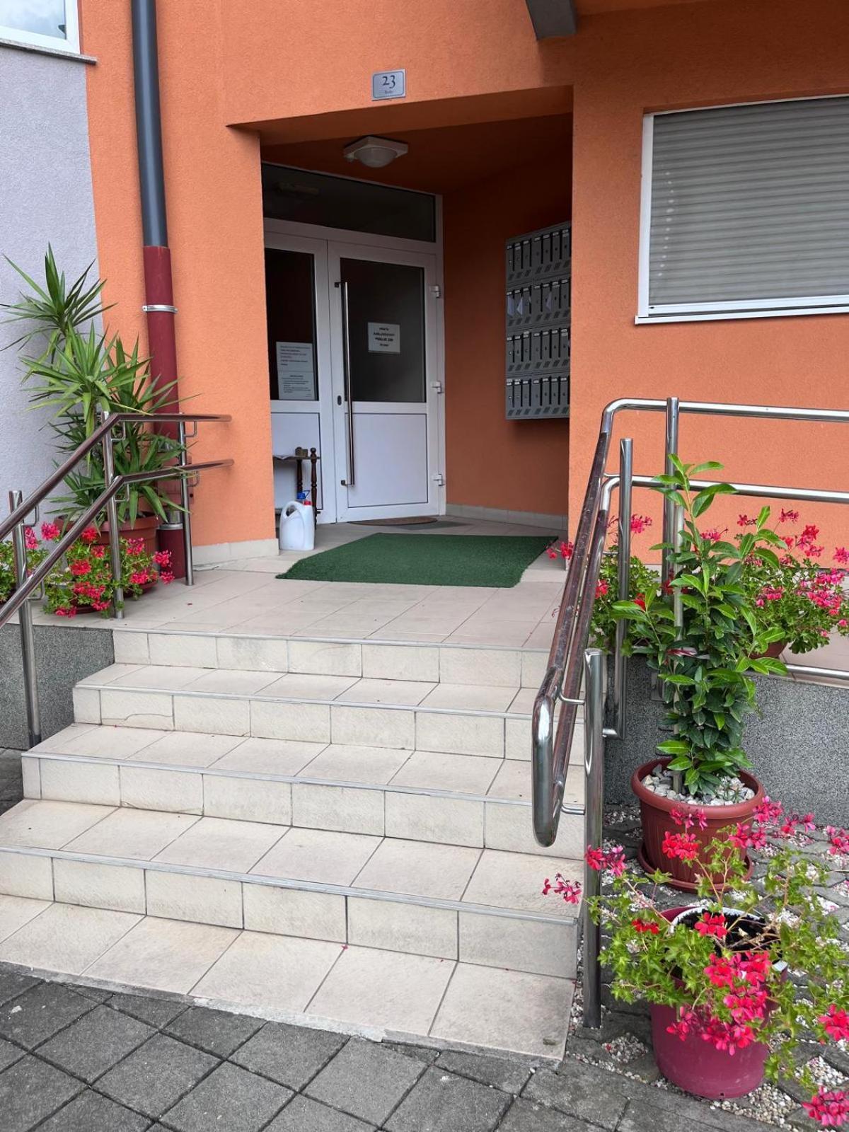 Studio Apartman - Sweet&Little Vrbovec Ngoại thất bức ảnh